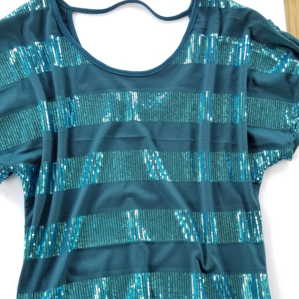 Gorgeous sparkle teal top💎💕